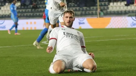 Santiago Gimenez Scores First AC Milan Goal